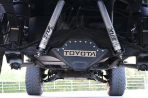 Toyota Tundra CrewMax 4x4 Zombie Apocalypse 2013 года 